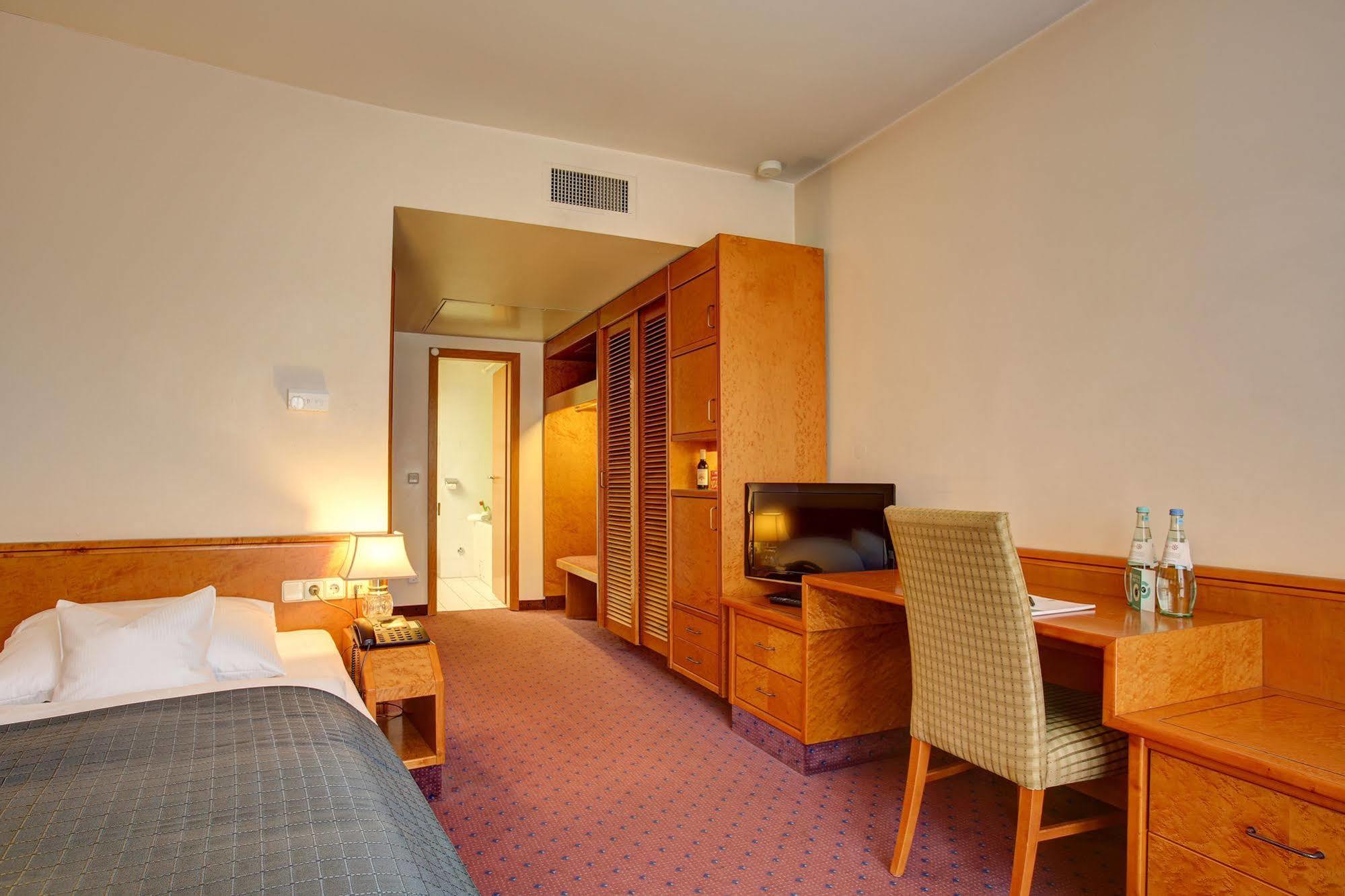Centro Hotel Residence Bonn Esterno foto
